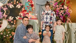 Senyum Bahagia Raffi Ahmad dan Nagita Slavina Rayakan Ultah