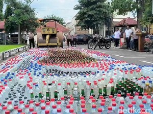 7.310 Botol Miras Dimusnahkan di Jombang Jelang Ramadan
