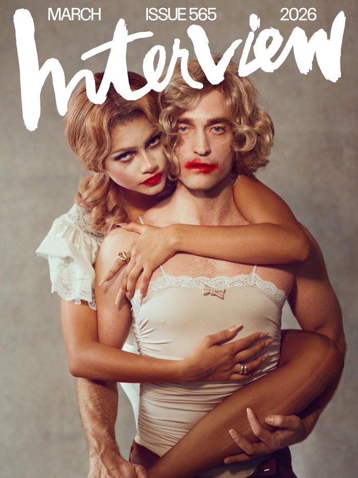 Robert Pattinson dan Zendaya pemotretan untuk majalah Interview.