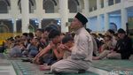 Tarawih Perdana di Masjid Al Akbar Surabaya