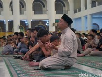 Sering Ngantuk saat Salat Tarawih? Bisa Jadi karena Kebiasaan Buka Puasa Ini