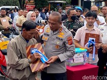 Senyum Lebar Emes Saat Motor Penopang Hidupnya Kembali Pulang