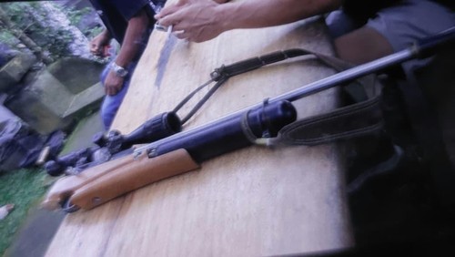 Senapan angin milik warga yang dipakai menembak kurir paket di Desa Panji, Kecamatan Sukasada, Buleleng, Sabtu (14/2/2026) petang. (Dok. Polres Buleleng)
