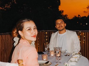 So Sweet! Thariq Halilintar dan Aaliyah Massaid Kulineran di Jepang hingga Barcelona