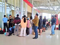 Keluh Warga Krayan Harus Antre Lama Demi Tiket Pesawat