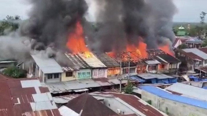 Suasana kebakaran pasar pagi di Medan Labuhan (dok. Damkar Kota Medan )
