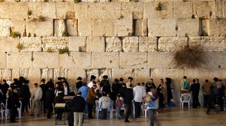 Sejarah Tembok Ratapan yang Asli: Tempat Suci Umat Yahudi