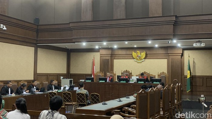 Terdakwa pengacara kasus dugaan suap vonis lepas perkara minyak goreng (migor), Junaedi Saibih. (Mulia/detikcom)