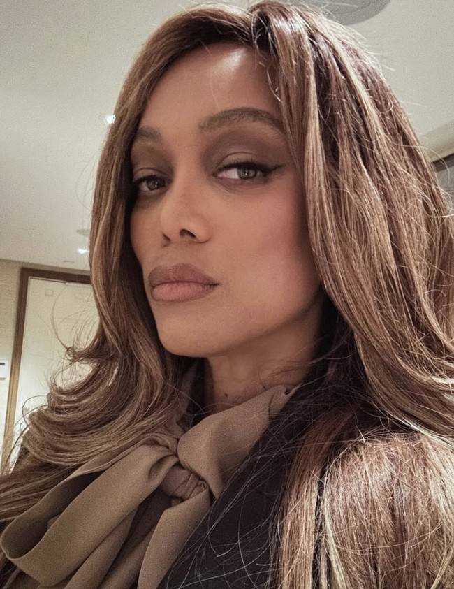 Meski begitu dalam dokumenter tersebut, Banks mengakui kesalahannya. “Saya tahu saya terlalu jauh. Itu sangat, sangat intens, tetapi kalian menuntutnya, jadi kami terus mendorongnya, lebih dan lebih lagi,” ucapnya. Foto: dok. Instagram/@tyarabanks