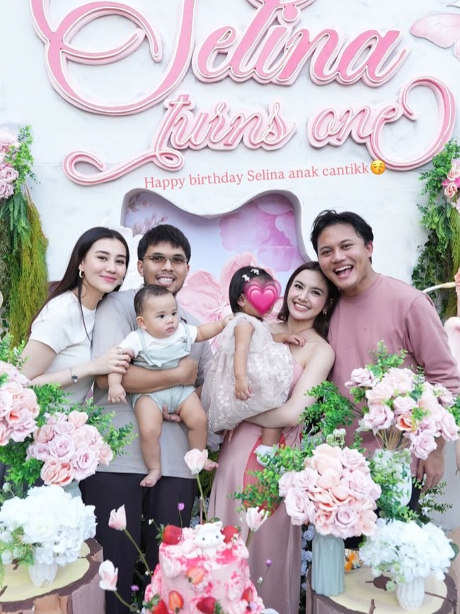 7 Foto Ultah ke-1 Selina Anak Mahalini, Digelar Outdoor Dengan Nuansa Pink