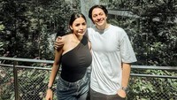 Violentina Kaif mengatakan setahun menikah dengan Andrew Andika begitu mengasyikkan. Gak ada dukanya, dia seru, happy, karena sefrekuensi, ngobrolnya nyambung, ujarnya dilihat di YouTube Insertlive, Rabu (18/2/2026). (Foto: dok Instagram violentina.kaif)