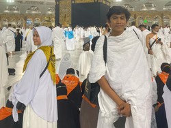 Viral Berawal dari 'Photobomb' Saat Umrah, Pasangan Ini Berakhir Menikah