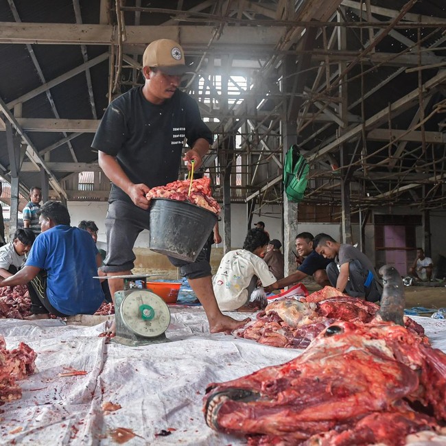 Warga Huta Godang Bagikan Daging Sapi Sambut Ramadan 1447 H