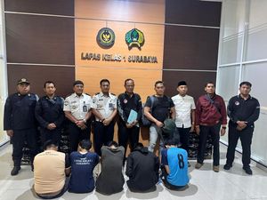 Aksi Lempar Sabu dan HP ke Lapas Porong Terbongkar Lewat CCTV