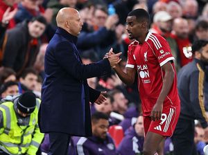 Arne Slot: Isak Mungkin main Lawan Man City