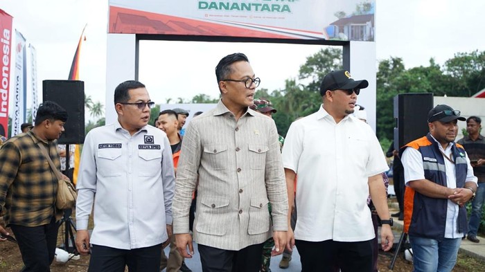 Andre Rosiade dan Dony Oskaria hadiri groundbreaking huntap bagi korban bencana di Tanah Datar (dok.istimewa)