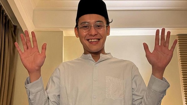 Ardhito Pramono Posting Foto Davina Karamoy, Beneran Pacaran?