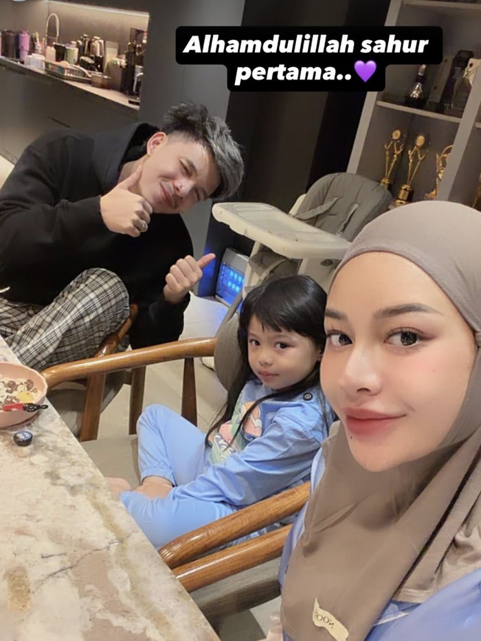 Antusias Atta Halilintar Sahur Pertama Bareng Keluarga