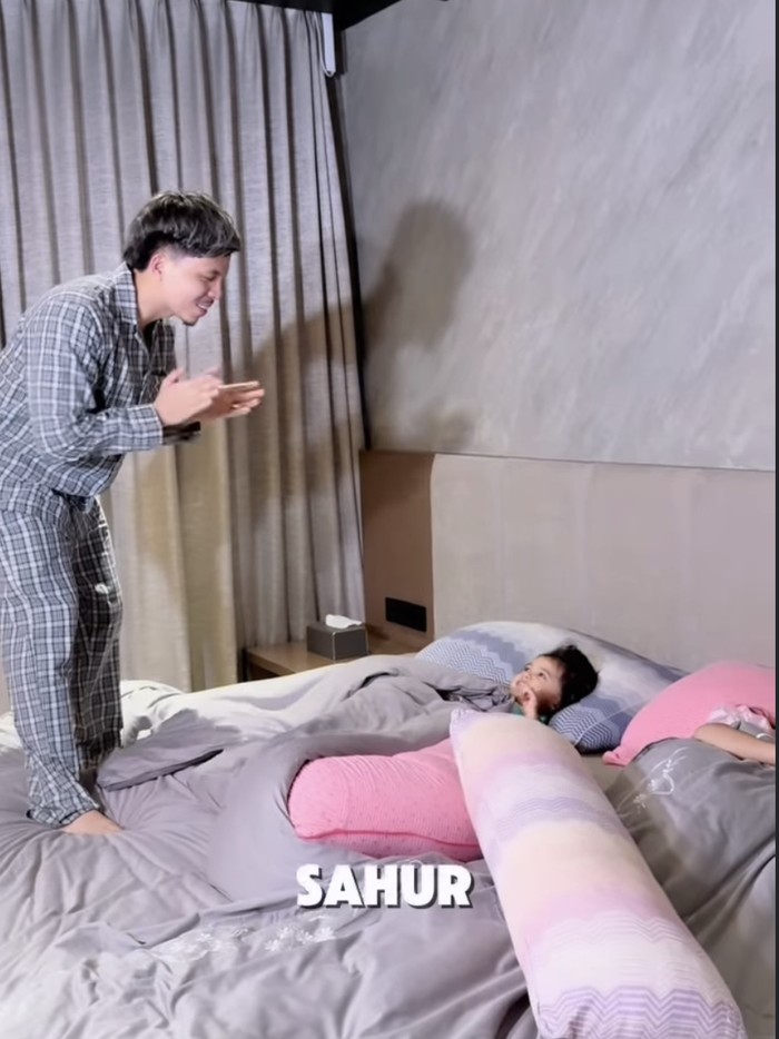 Antusias Atta Halilintar Sahur Pertama Bareng Keluarga