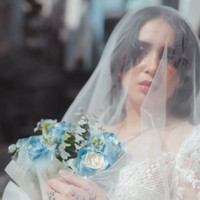 Ayushita Cantik dengan Makeup Soft Romantic, Dandan Sendiri untuk Pernikahan