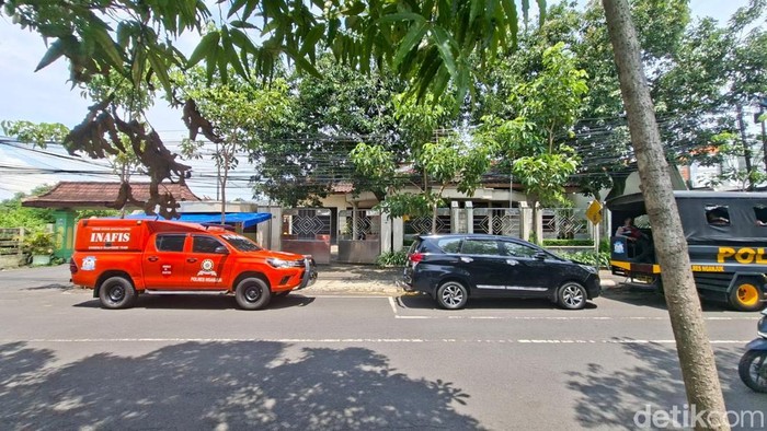 Bareskrim Polri geledah toko emas dan rumah mewah di Nganjuk