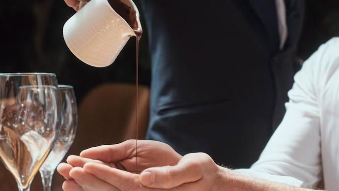 Bayar Rp 4,5 juta demi 'cuci tangan' pakai cokelat