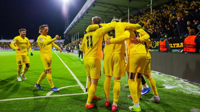 Kemenangan Bodo/Glimt dari Inter Milan bukan satu-satunya hal yang jadi pemberitaan di pertandingan Liga Champions beberapa waktu lalu. Seorang penonton menuai atensi karena kecantikan. Foto: via REUTERS/Thomas Andersen