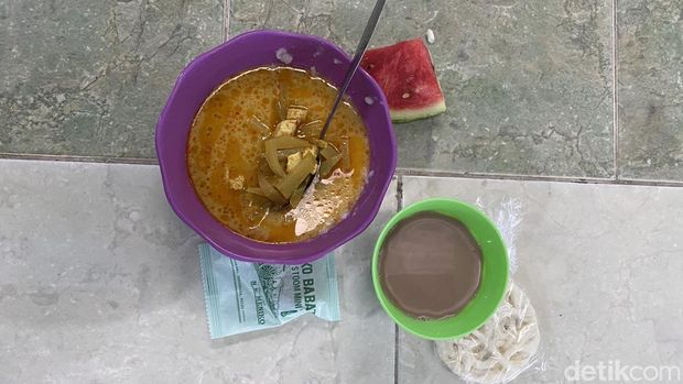 Potret bubur India yang dihidangkan di Masjid Jami' Pekojan, Kecamatan Semarang Tengah, Kota Semarang, Kamis (19/2/2026).