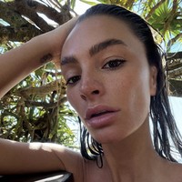 Menurut Dietze, pengalaman hidup di usia 30-an justru memberinya nilai lebih. “Saya menjaga diri saya dan sudah lama berada di industri modeling. Saya merasa ketika kita memasuki usia 30-an, kita telah melalui pengalaman hidup yang lebih berat dan kita bertumbuh. Saya punya sesuatu untuk dibagikan dan diberikan kembali,” katanya. Foto: dok. Instagram @christina_dietze