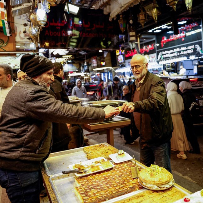 Damaskus Bersolek dengan Ornamen dan Hidangan Khas Ramadan