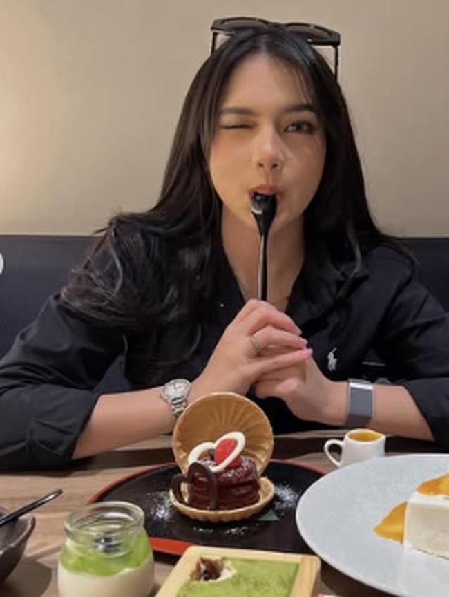 Davina Karamoy Kulineran Sampai ke Malaysia, Semua Menu Makanan Dicoba!