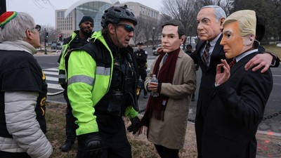 Demo Warnai Pertemuan Dewan Perdamaian, Isu Palestina Menggema di Washington
