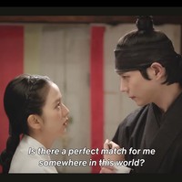 Kim Young Dae turut membuat penampilan spesial dalam drama komedi romantis ini. Hadir sebagai pria yang melindungi Jisoo BLACKPINK di era Joseon. Foto: dok. Netflix
