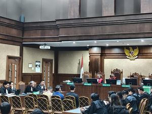 2 Terdakwa Kasus Tata Kelola Minyak Mentah Bantah Oplos BBM