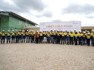EMAS Lakukan First Gold Pour di Tambang Emas Pani