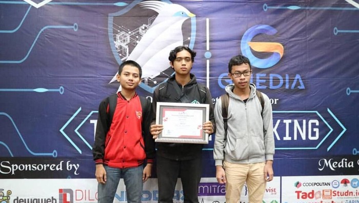 Fedra dan kawan-kawan.