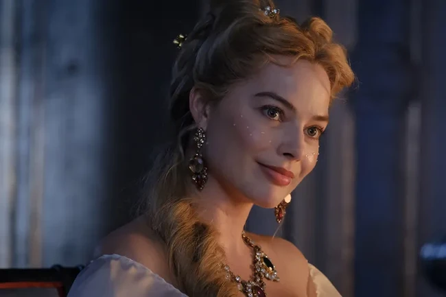 1. Margot Robbie dianggap contoh sempurna perpaduan kecantikan dan kemampuan. Setelah membintangi film-film seperti The Wolf of Wall Street, I, Tonya, Suicide Squad, Barbie hingga Wuthering Heights ia dianggap selalu sukses dalam proyek-proyeknya. Foto: Dok. Warner Bros. Pictures