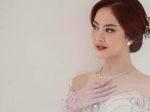 Gabriella Larasati Menyala Berambut Merah Saat Tunangan