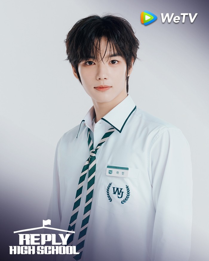 Trainee SM Entertainment, Hamin, tergabung dalam proyek grup SMTR25 dan tampil di variety show Reply High School.