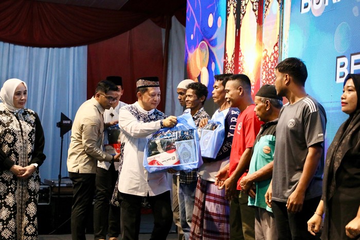 Hari Pertama Ramadan, Tito Karnavian Buka Puasa Bersama Warga Aceh Tamiang - Update 1