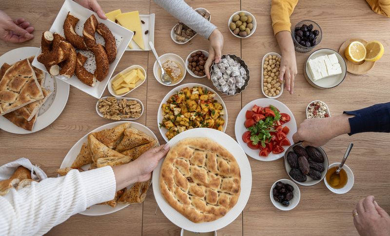 ilustrasi sahur Turkish breakfast and Ramadan pita on the table for sahur meal or iftar meal