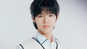 Jaewon punya nama asli Yoo Seong Hyeon. Dia lahir pada 16 Agustus 2008 di Korea Selatan. Aksi Jaewon dan semua member SMTR25 bisa kamu saksikan di Reply High School via WeTV. (Foto: dok. SM Entertainment/WeTV)