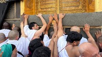 Momen Ramadan di Mekkah selalu menjadi magnet spiritual bagi umat Islam dunia. REUTERS/Ibraheem Abu Mustafa