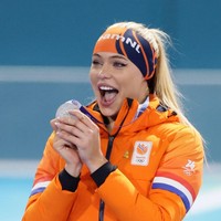 Kontroversi Atlet Ice Skating Pamer Bra Saat Menang Olimpiade Musim Dingin