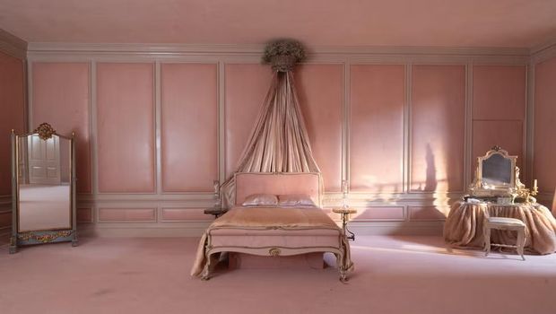 Kamar pink Catherine di film Wuthering Heights Kamar pink Catherine di film Wuthering Heights