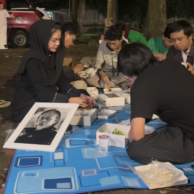 Karina Ranau Mau Berduka Terus Usai Kepergian Epy Kusnandar