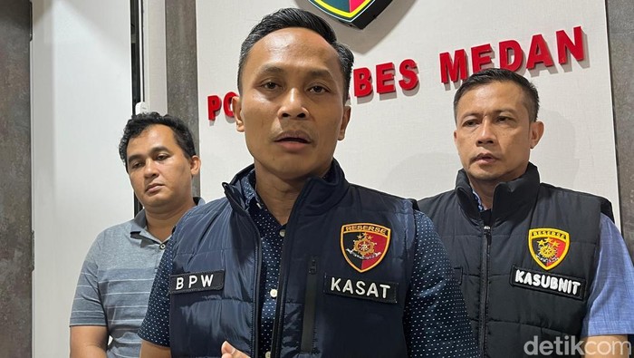 Kasat Reskrim Polrestabes Medan AKBP Bayu Putro Wijayanto saat diwawancarai. (Finta Rahyuni/detikSumut)