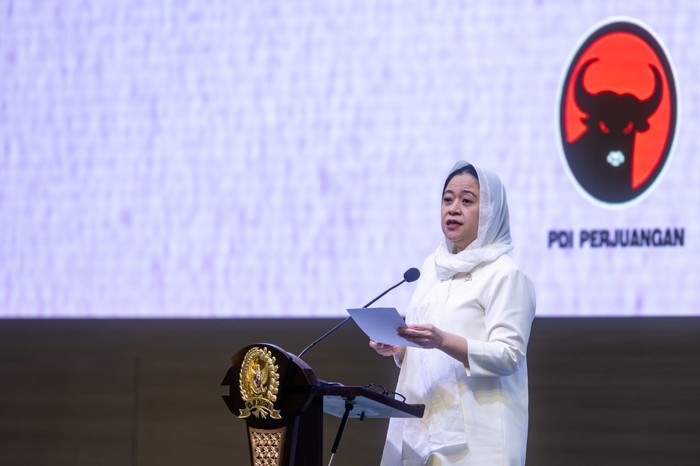 Ketua DPR RI Puan Maharani saat hadir dalam acara Bakti Sosial Persaudaraan Istri Anggota (PIA) DPR RI di Senayan, Jakarta, Kamis (19/2/2026).