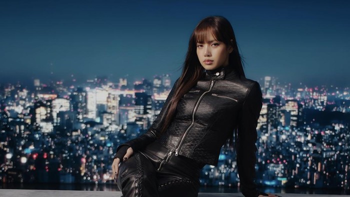 Lisa BLACKPINK jadi guest designer koleksi busana wanita Kith Spring 2026.