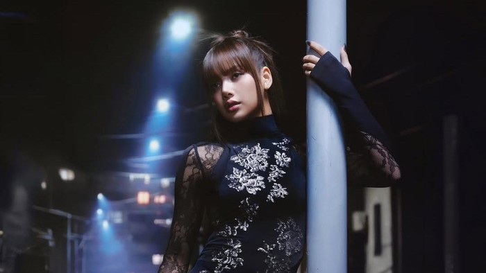 Lisa BLACKPINK jadi guest designer koleksi busana wanita Kith Spring 2026.